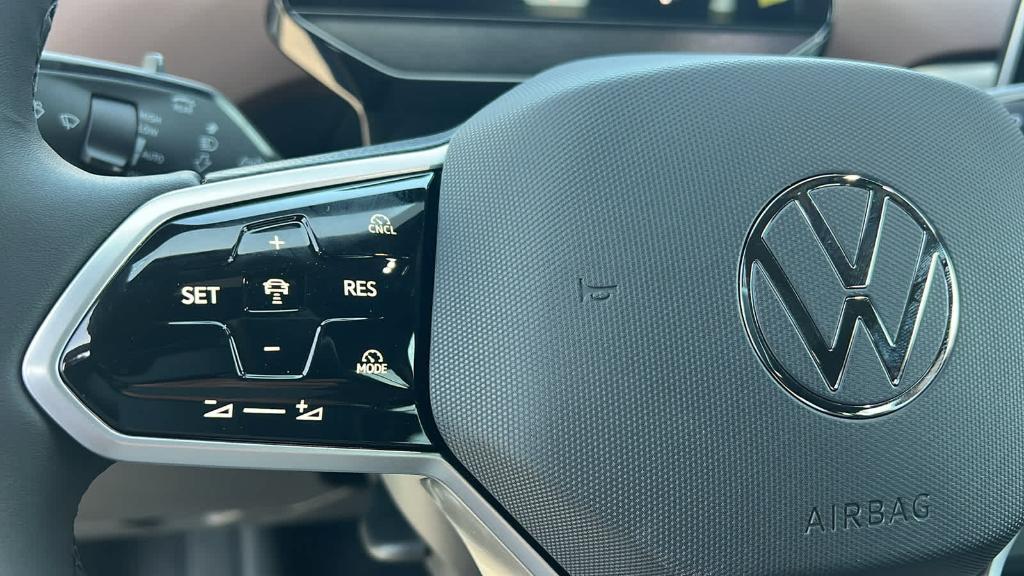 new 2025 Volkswagen ID.4 car, priced at $38,545