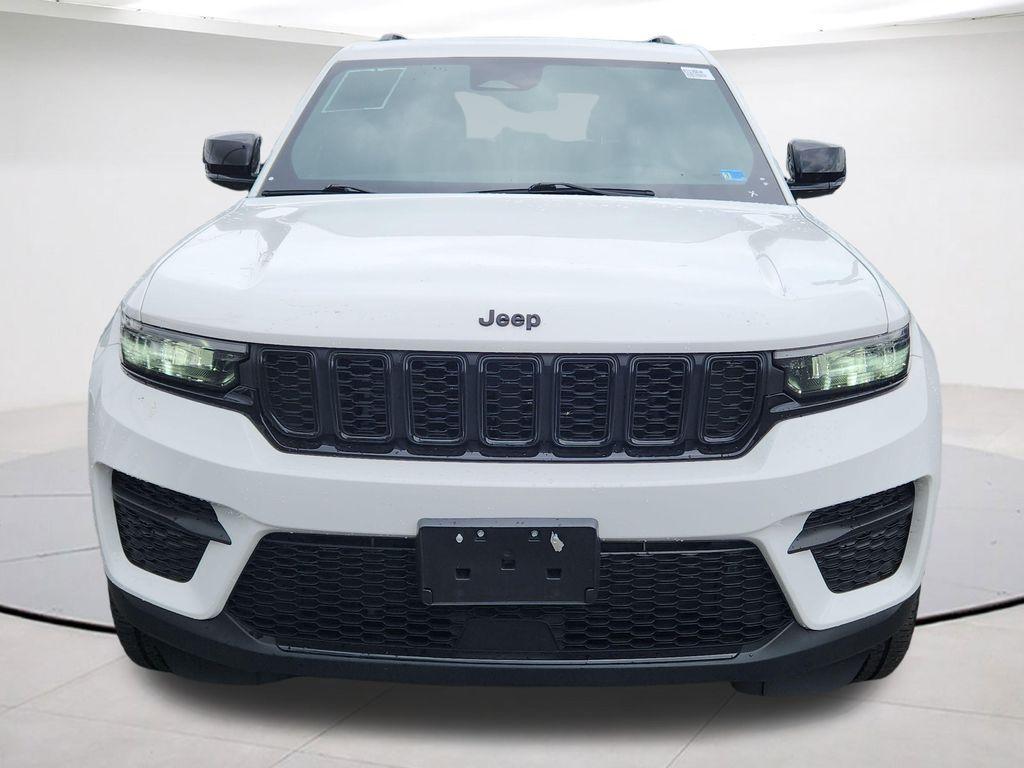 used 2024 Jeep Grand Cherokee car, priced at $34,000
