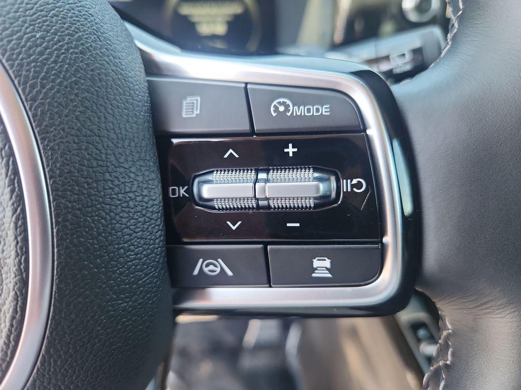 used 2023 Kia Sorento Plug-In Hybrid car, priced at $33,791