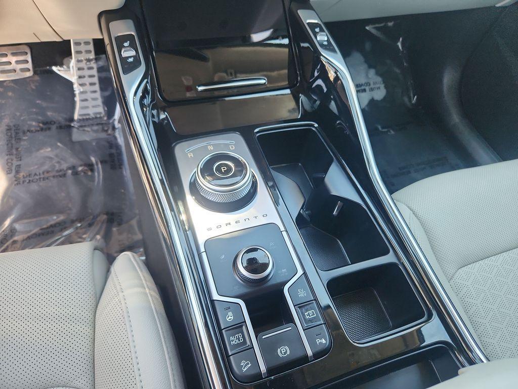 used 2023 Kia Sorento Plug-In Hybrid car, priced at $33,791