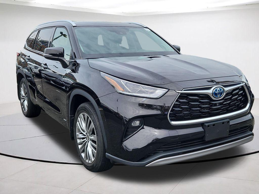 used 2022 Toyota Highlander Hybrid car, priced at $45,891