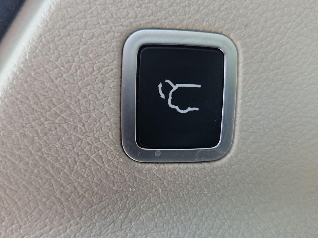 used 2018 Chrysler Pacifica Hybrid car, priced at $16,552