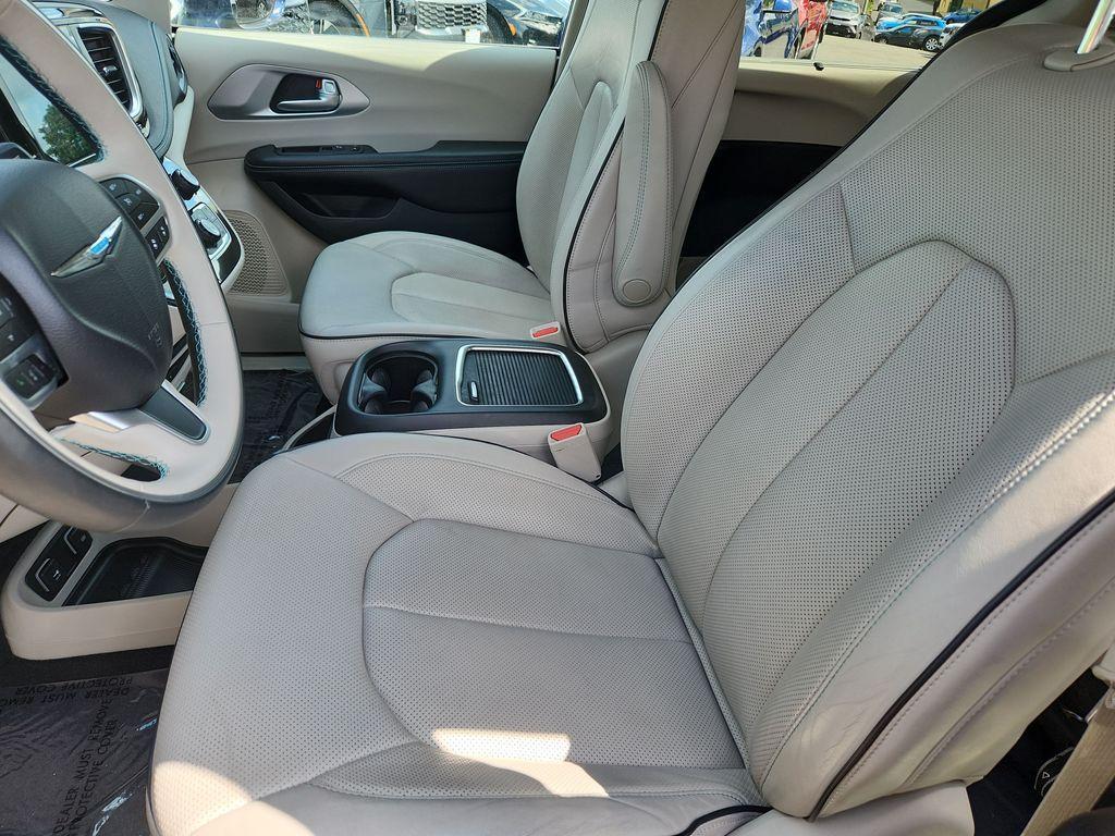 used 2018 Chrysler Pacifica Hybrid car, priced at $16,552