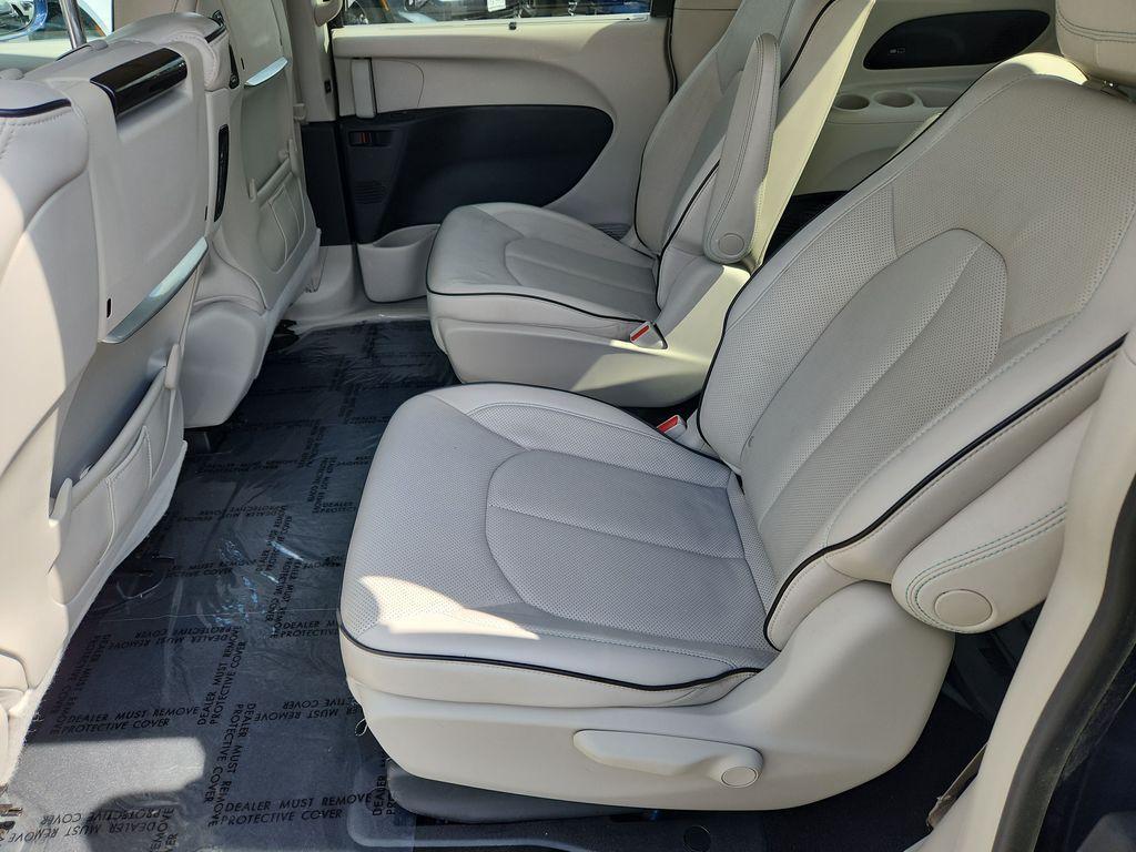 used 2018 Chrysler Pacifica Hybrid car, priced at $16,552
