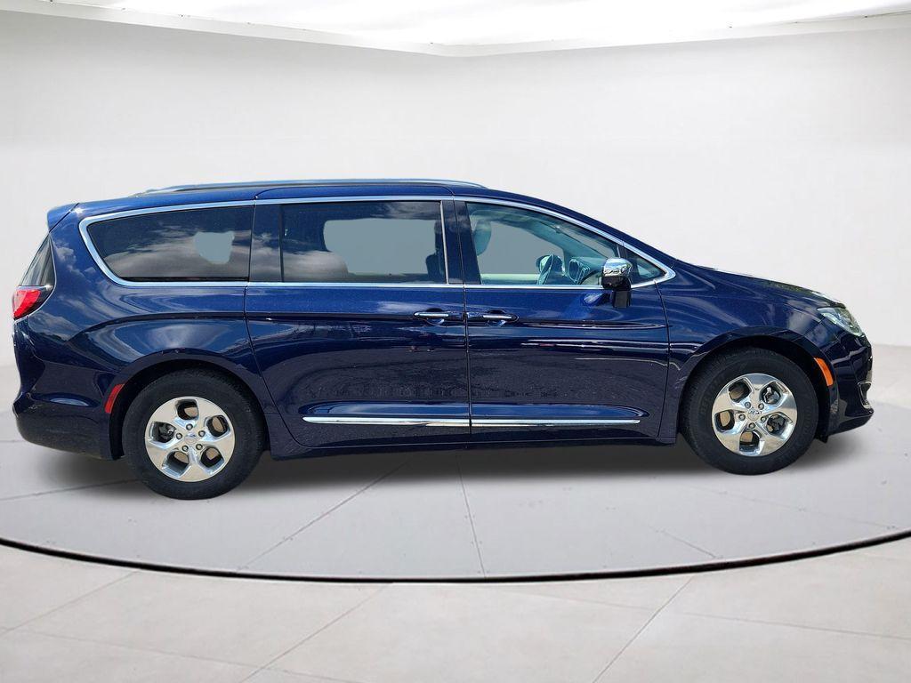 used 2018 Chrysler Pacifica Hybrid car, priced at $16,552