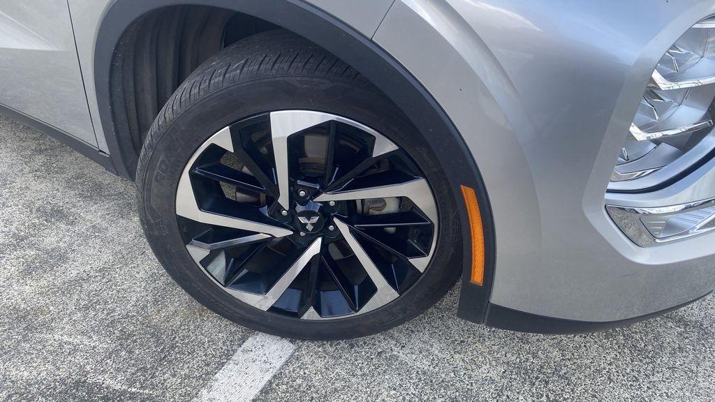 used 2024 Mitsubishi Outlander car, priced at $26,998