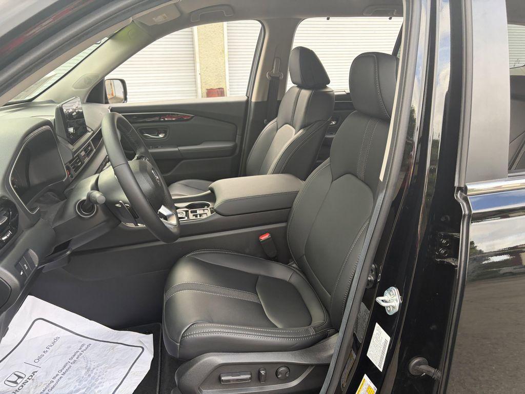 used 2025 Honda Pilot car, priced at $46,785