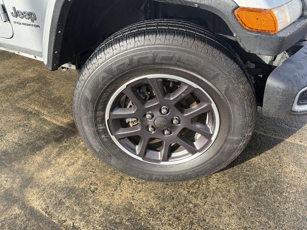 used 2023 Jeep Gladiator car, priced at $32,888