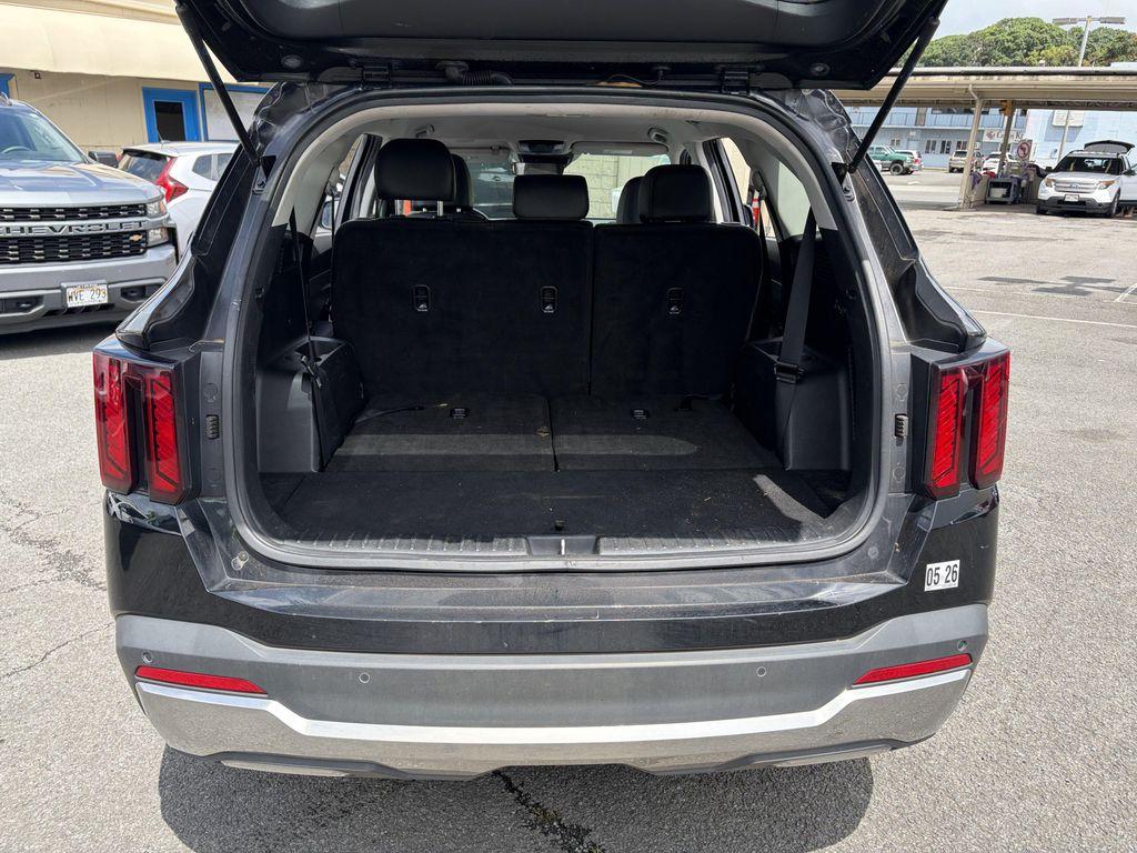 used 2024 Kia Sorento car, priced at $30,878