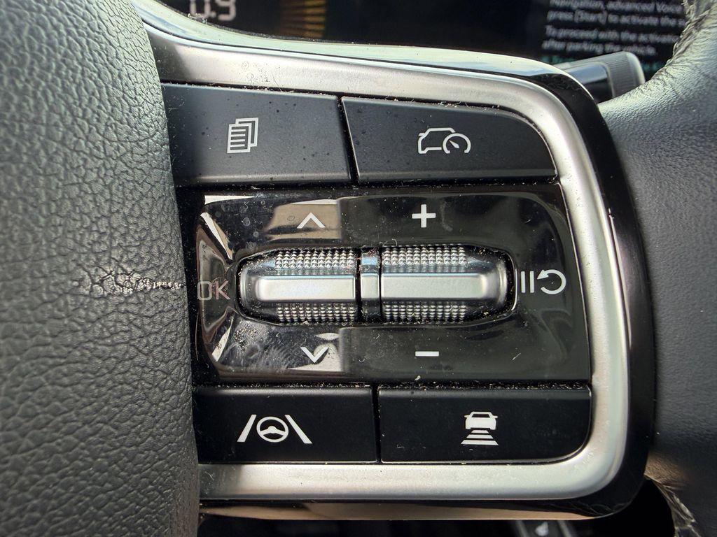 used 2024 Kia Sorento car, priced at $30,878