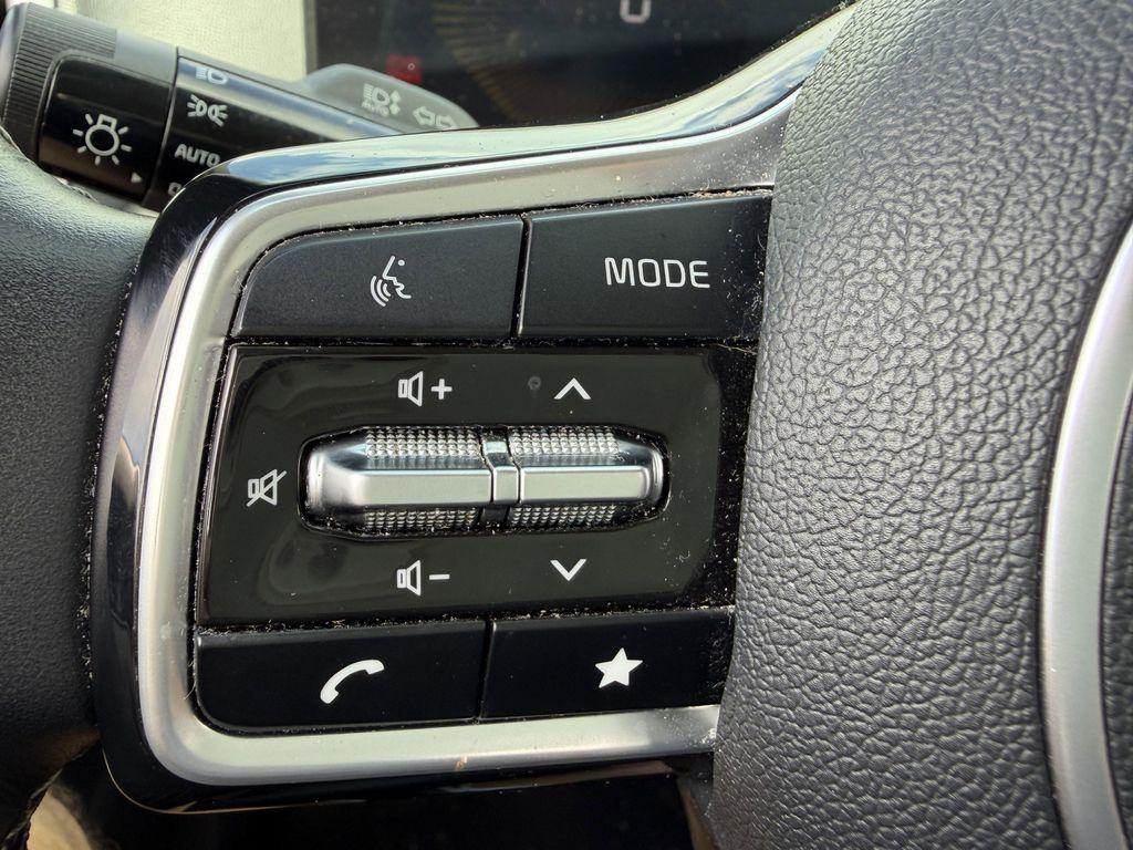 used 2024 Kia Sorento car, priced at $30,878