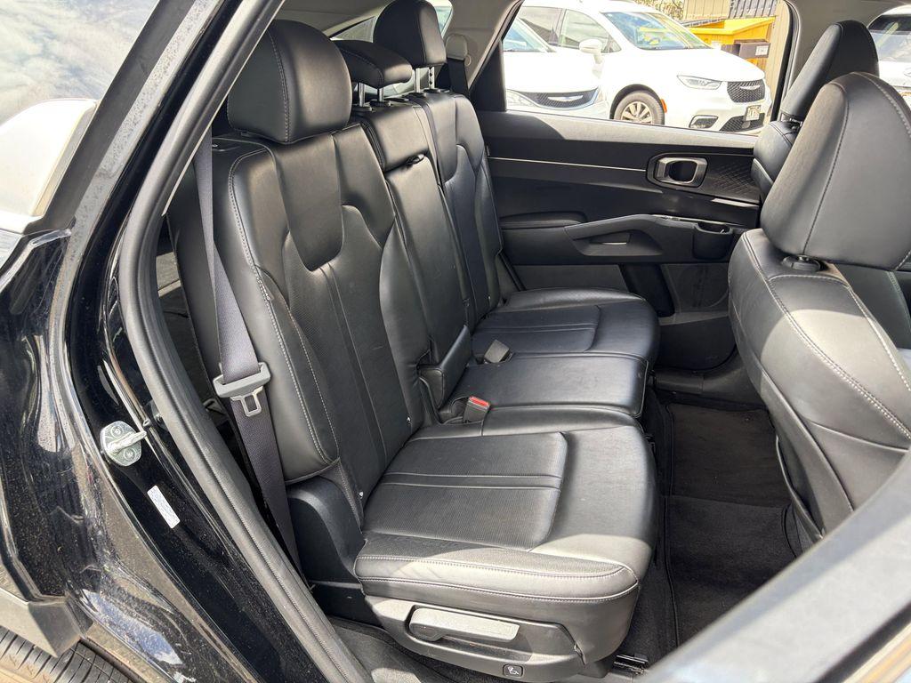 used 2024 Kia Sorento car, priced at $30,878