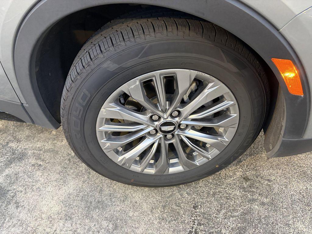 used 2024 Cadillac XT4 car, priced at $32,888