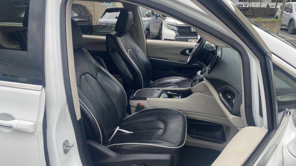 used 2022 Chrysler Pacifica Hybrid car, priced at $24,998