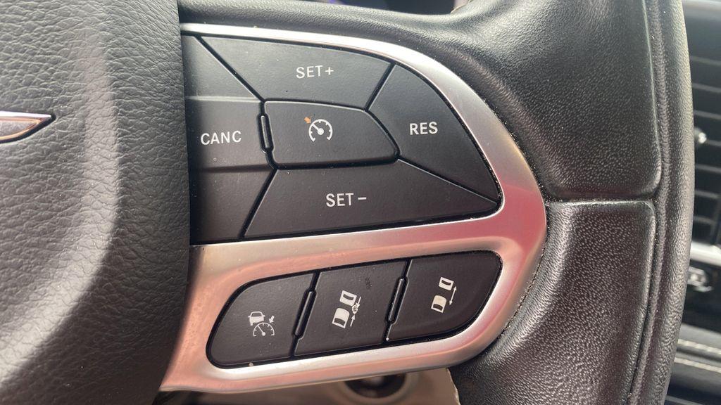 used 2022 Chrysler Pacifica Hybrid car, priced at $24,998