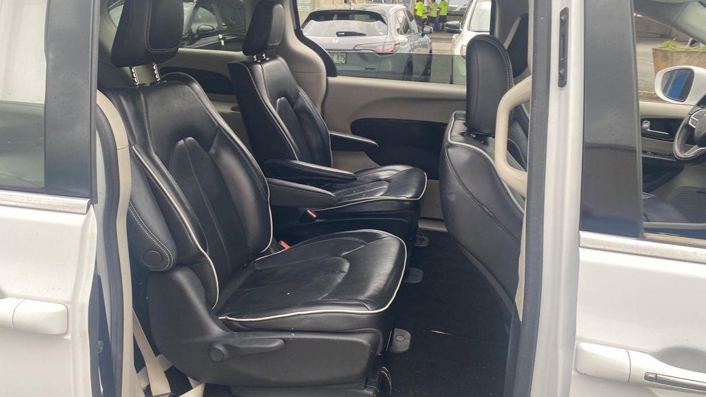 used 2022 Chrysler Pacifica Hybrid car, priced at $24,998