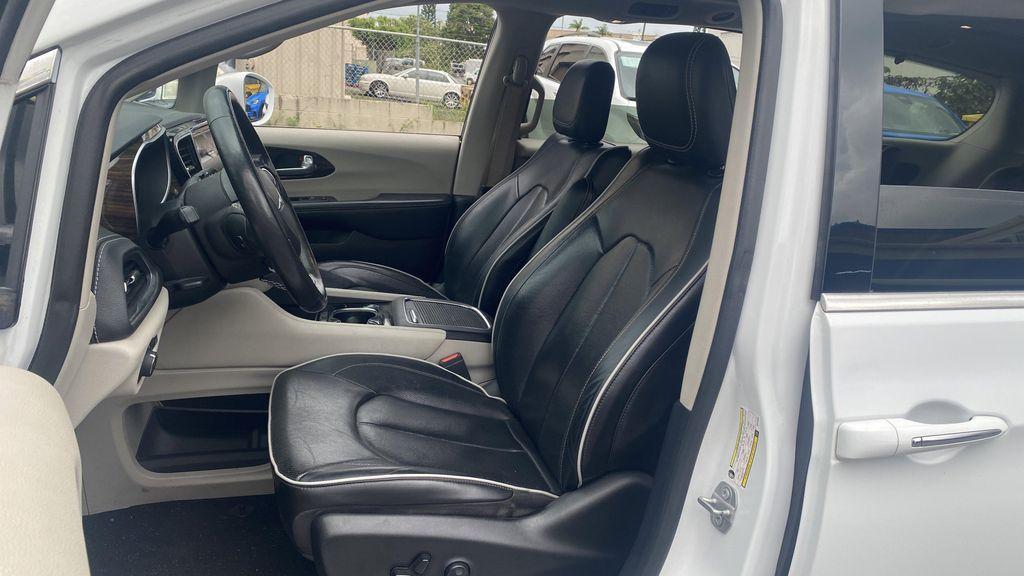 used 2022 Chrysler Pacifica Hybrid car, priced at $24,998