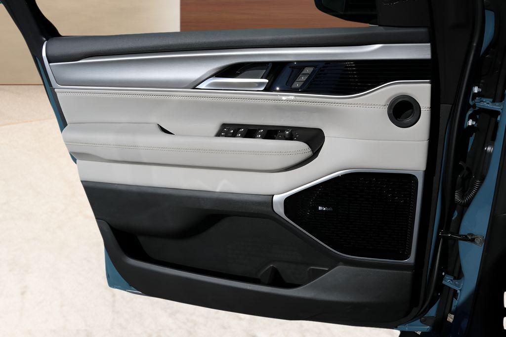 new 2026 Jeep Grand Wagoneer car, priced at $80,266