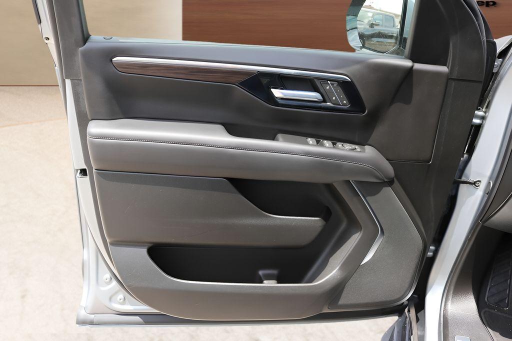 used 2025 Chevrolet Tahoe car, priced at $61,976