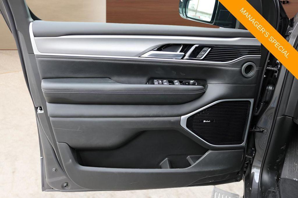new 2026 Jeep Grand Wagoneer L car, priced at $75,096