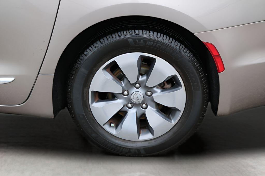 used 2018 Chrysler Pacifica Hybrid car, priced at $16,733