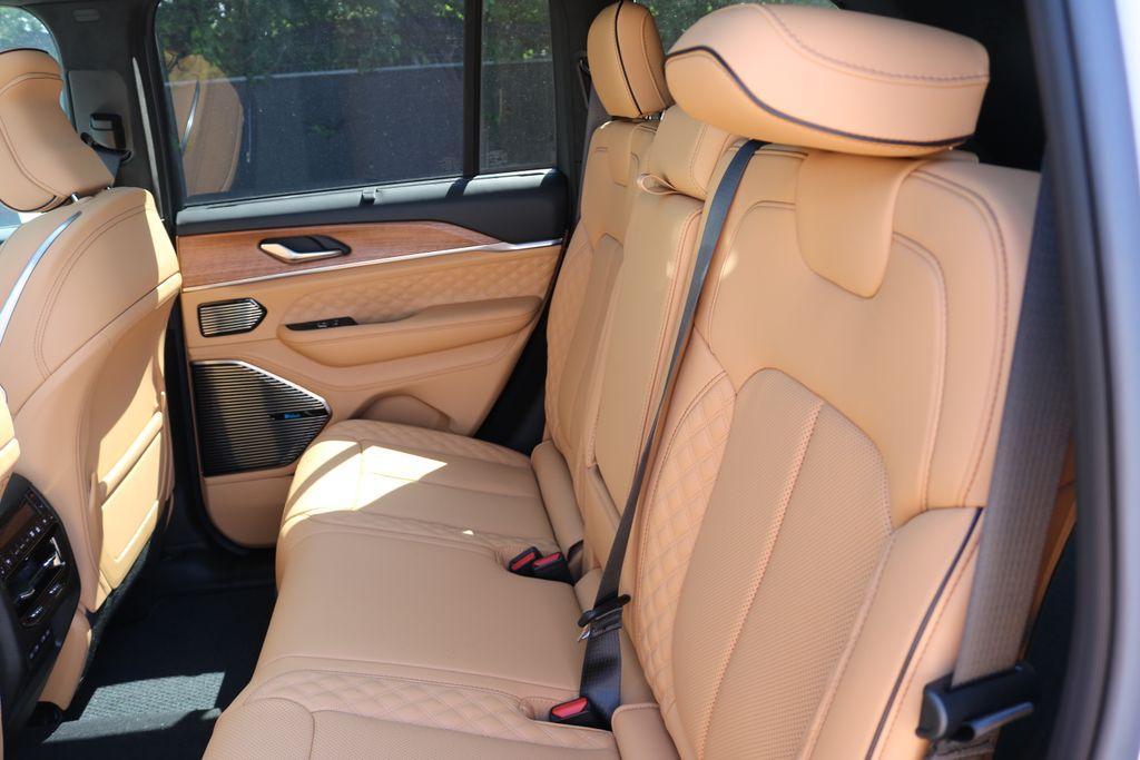 new 2026 Jeep Grand Cherokee car, priced at $63,764