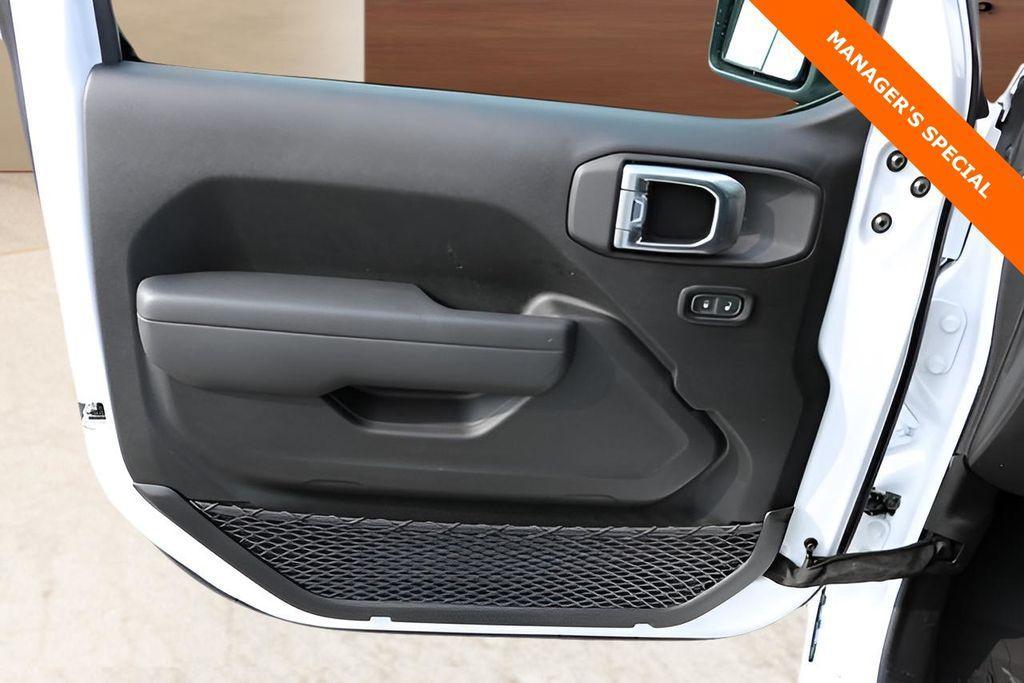 new 2026 Jeep Wrangler car, priced at $33,266