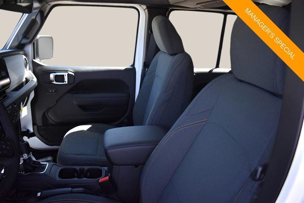 new 2025 Jeep Gladiator car, priced at $53,319