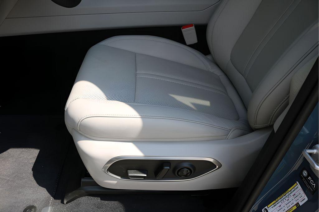 new 2026 Jeep Grand Wagoneer car, priced at $82,398