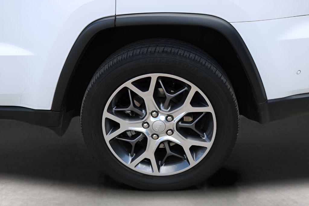 used 2022 Jeep Grand Cherokee WK car, priced at $23,327