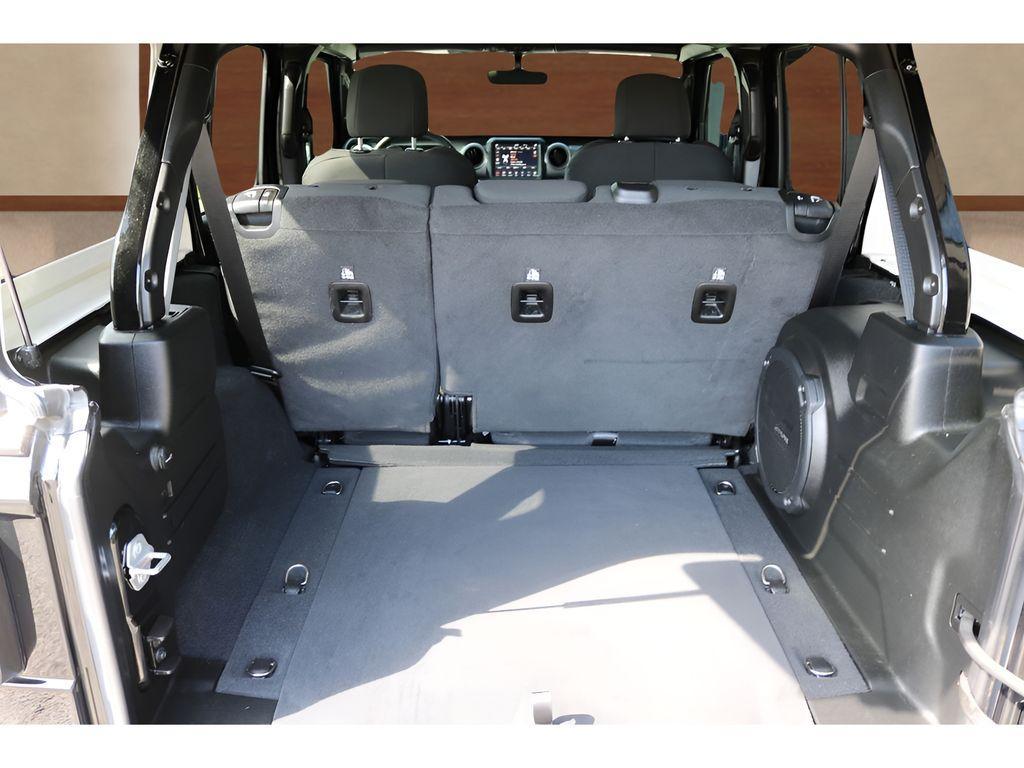 used 2021 Jeep Wrangler Unlimited car, priced at $30,324