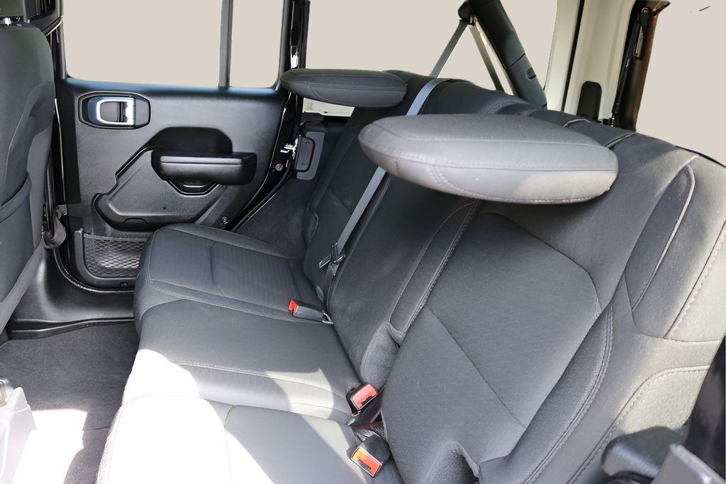 used 2021 Jeep Wrangler Unlimited car, priced at $30,324