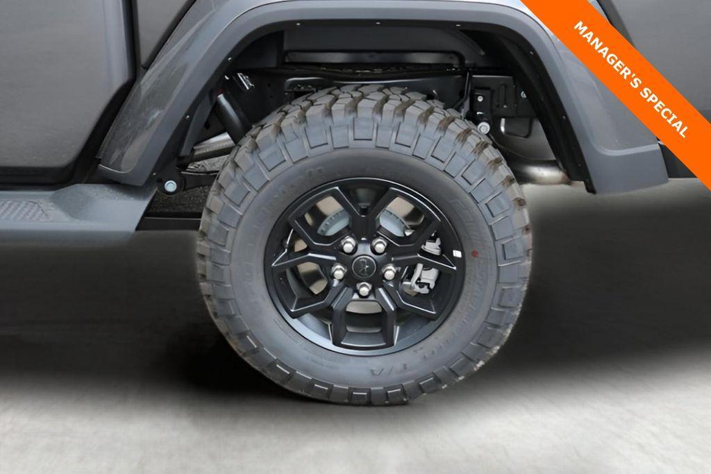 new 2025 Jeep Gladiator car, priced at $42,632