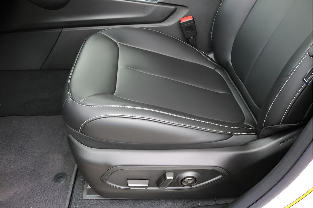 new 2026 Jeep Grand Cherokee car, priced at $35,095
