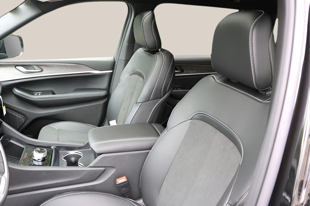 new 2026 Jeep Grand Cherokee L car, priced at $46,451