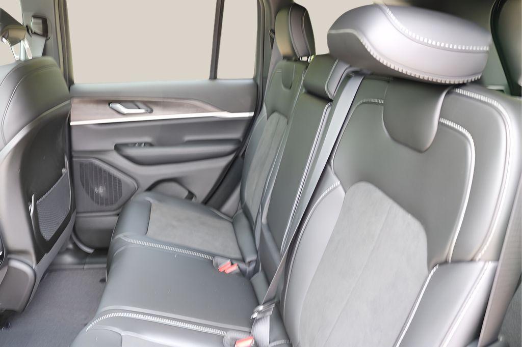 new 2026 Jeep Grand Cherokee car, priced at $38,955