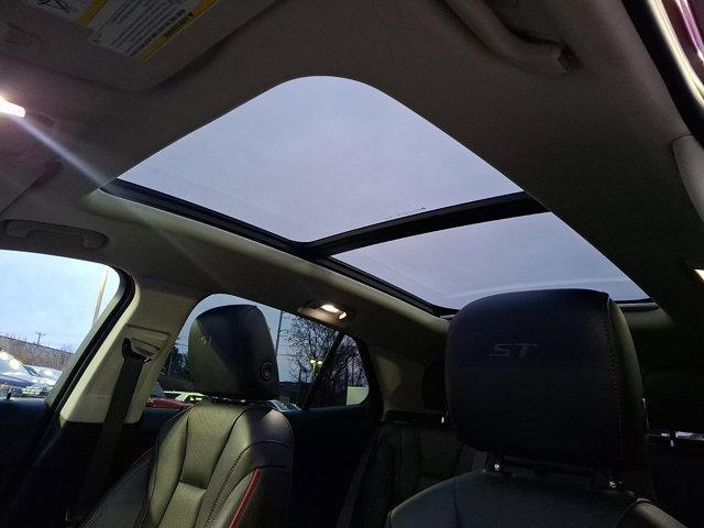 used 2023 Buick Envision car, priced at $29,900