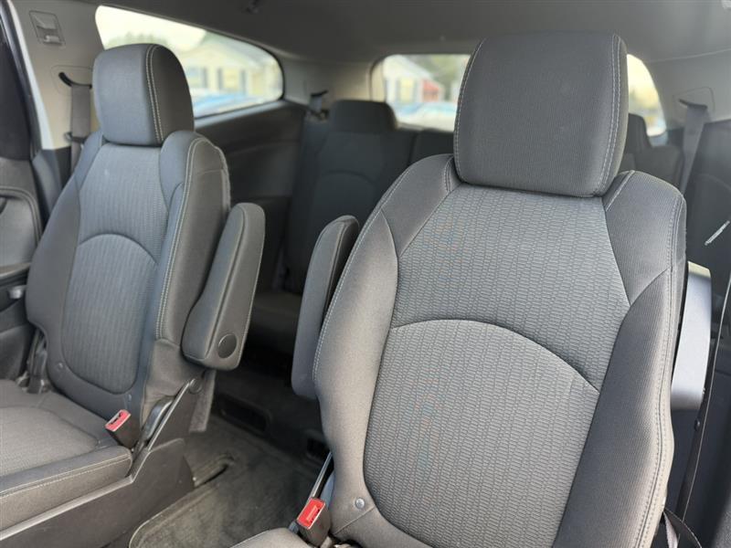 used 2015 Chevrolet Traverse car, priced at $6,490