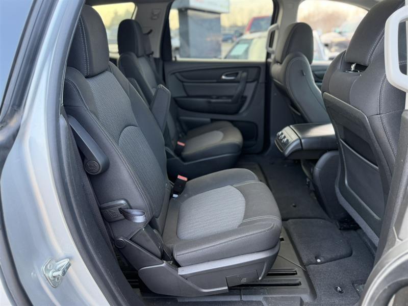 used 2015 Chevrolet Traverse car, priced at $6,490