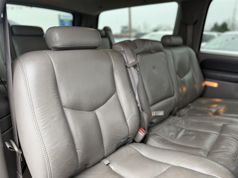 used 2003 Chevrolet Suburban car, priced at $3,992