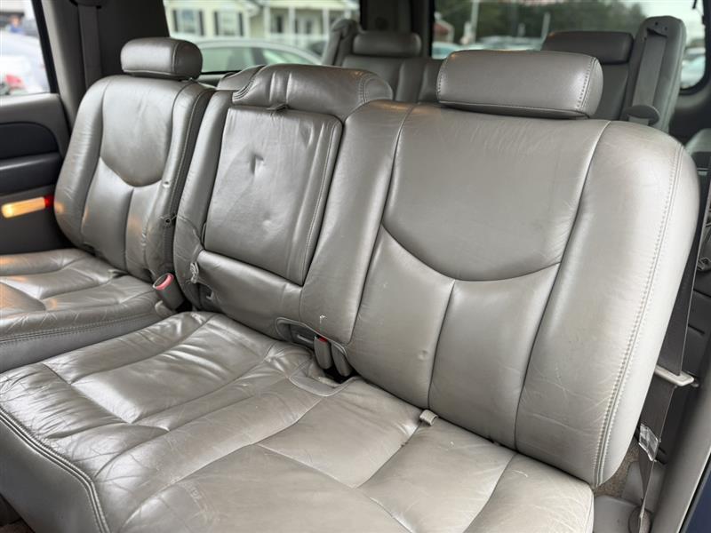 used 2003 Chevrolet Suburban car, priced at $3,992