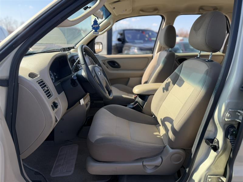 used 2004 Ford Escape car, priced at $3,490