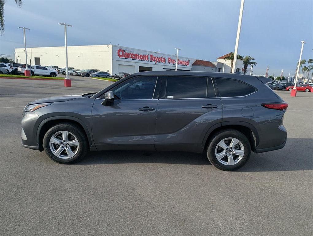 used 2020 Toyota Highlander car, priced at $28,300