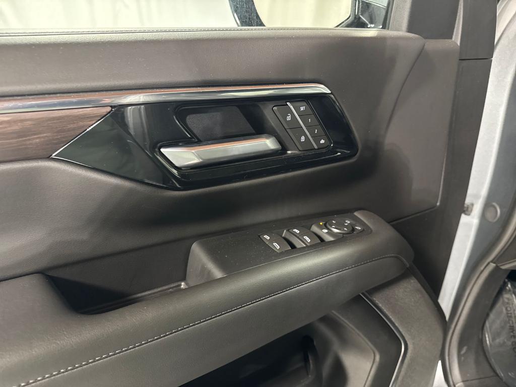used 2025 Chevrolet Tahoe car, priced at $55,621