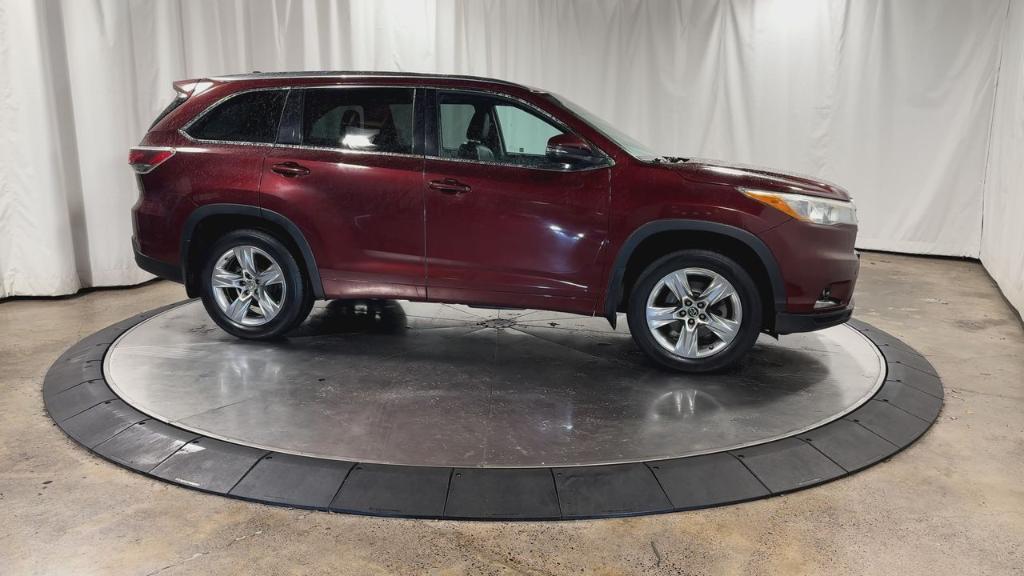 used 2014 Toyota Highlander car, priced at $13,687