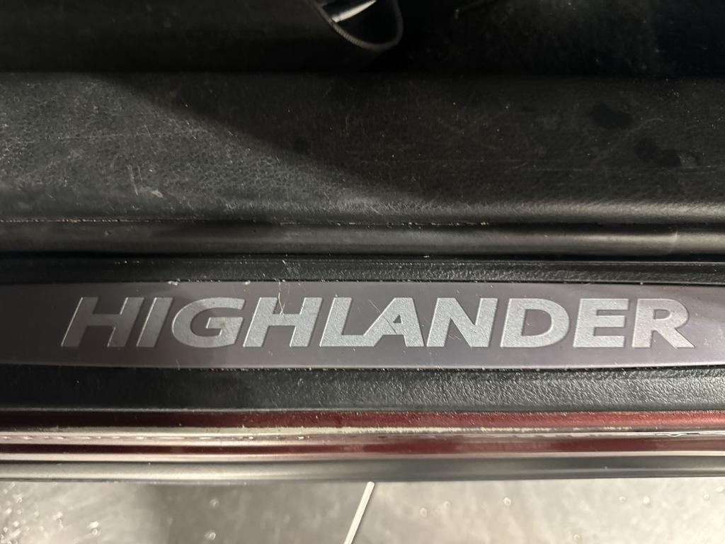 used 2014 Toyota Highlander car, priced at $13,687