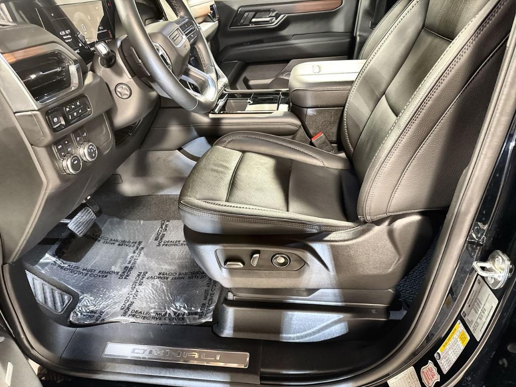 used 2025 GMC Yukon car, priced at $68,172