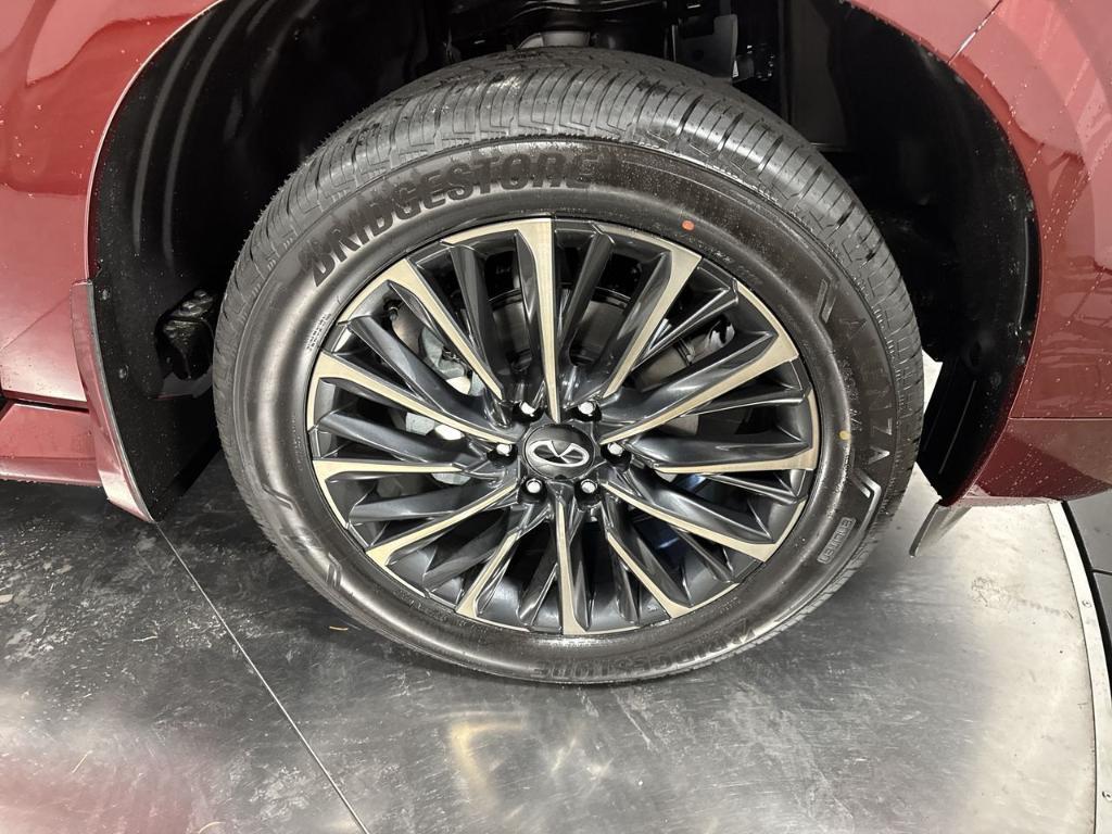 new 2026 INFINITI QX80 car, priced at $103,300