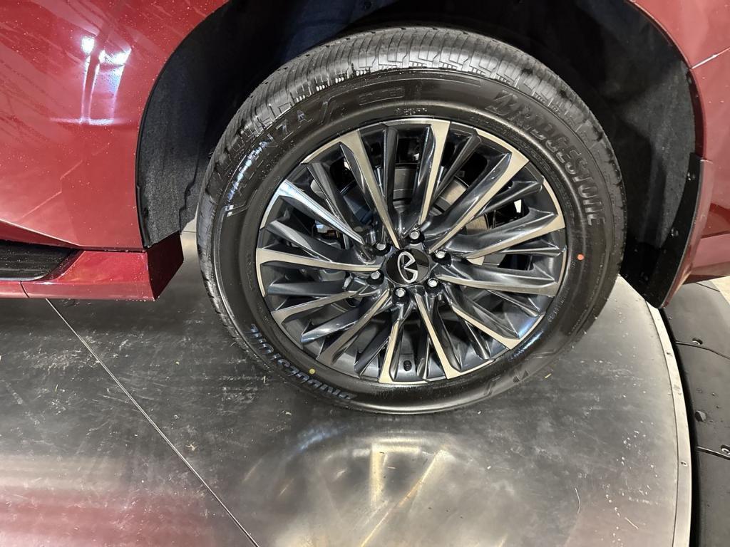 new 2026 INFINITI QX80 car, priced at $103,300