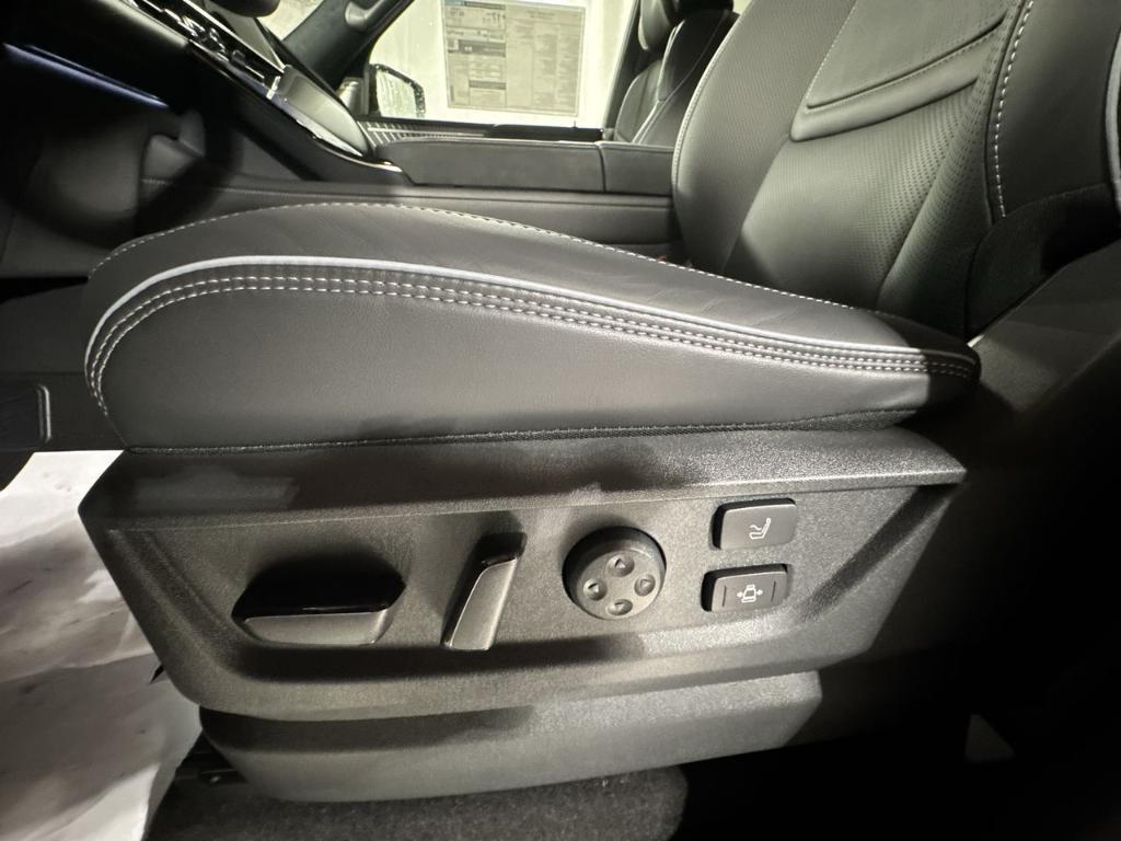 new 2026 INFINITI QX80 car, priced at $103,300